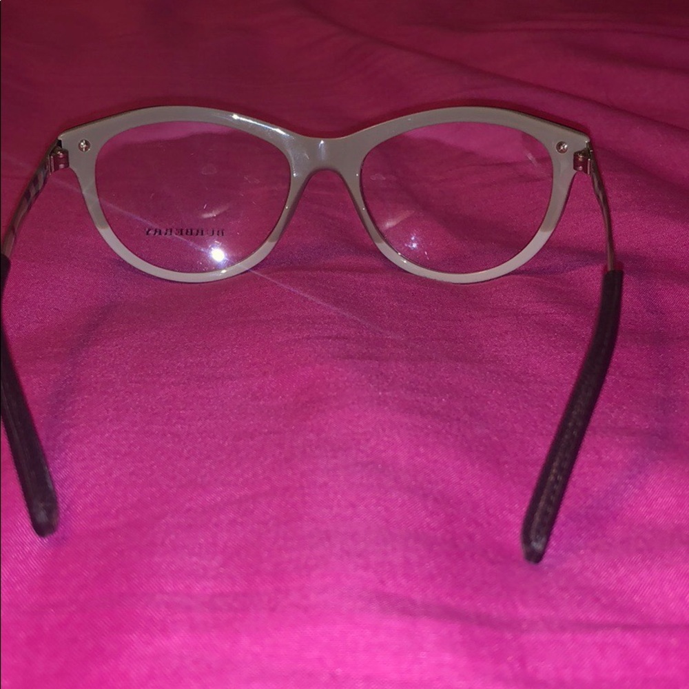 Burberry eyeglasses - Picture 4 of 6